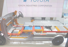 参考までに2013年東京モーターショーでのトヨタ自動織機ブースで展示された少量生産用EV車の提案的フレーム。