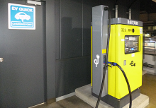 急速充電は1台様限り。30分無料です。