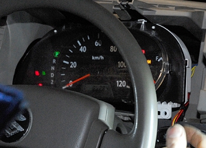 チェックランプ消灯確認と水温計をAT油温計として利用する作業