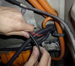 BMSコントローラーとBMSモニターとの配線をつなぐ