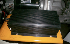 モーターの左側にセッティング