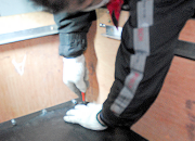 収納BOXにはゴムマットを敷く