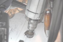 ホールソーでボディに穴を空ける