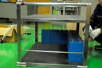 給食配膳用のワゴンカート