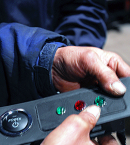 クランク角センサーとプーリーを取り付けるステーの位置を検討