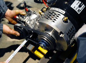 コンプレッサとモーターとの駆動位置