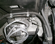 スロットルボディとアクセルワイヤーの位置関係