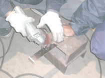 ブレーキ部品の取り付けステーづくり