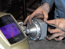 ブレーキ部品の取り付けステーづくり