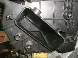 ヒーターコアが入るユニット。大きさがほぼ同じなので、すっぽり入れられる予定だ。