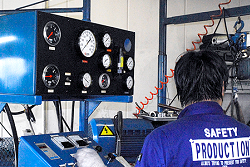 テスト機の作動は電気信号を流すことで行ないます。テスト機の作動は電気信号を流すことで行ないます。