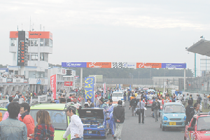 11月3日のEVフェスティバルは筑波サーキットで恒例行事となった。