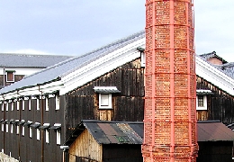 伏見の酒蔵・松本醸造の六角煙突