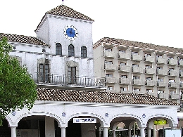 近鉄特急で降りたった「志摩磯部」の駅舎近鉄特急で降りたった「志摩磯部」の駅舎