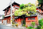 火事で2度も焼失し、昭和初年に再建された「紅殻の館」